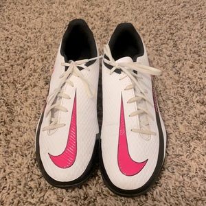 Nike Soccer Cleats 👟 Like New!
